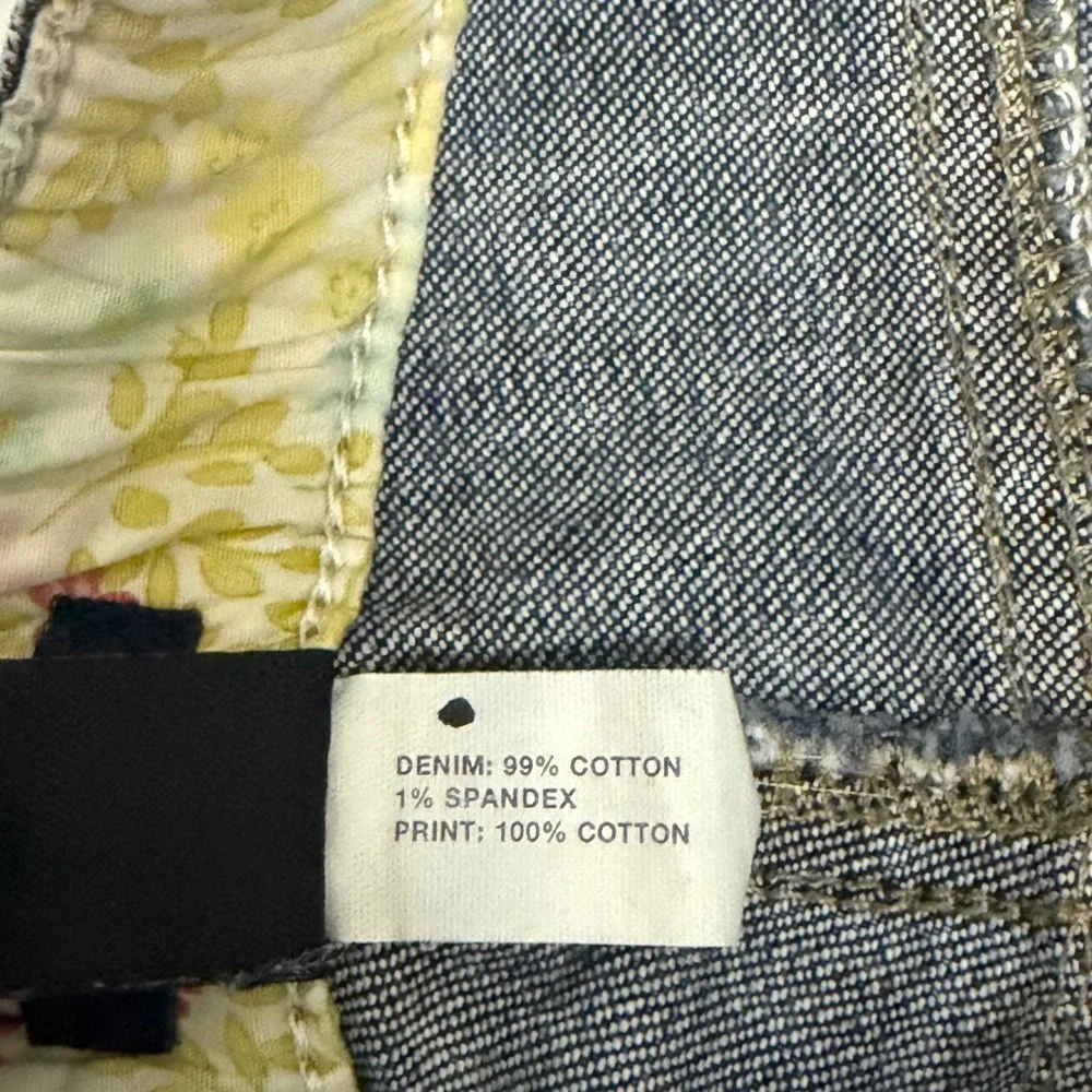 Baby Gap Toddler Girls Blue Denim Bermuda Shorts Floral Trim Size 2T Gapstretch